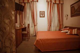 Гостиница Холстомеръ Санкт-Петербург Стандартный двухместный номер с 1 кроватью или 2 отдельными кроватями-9